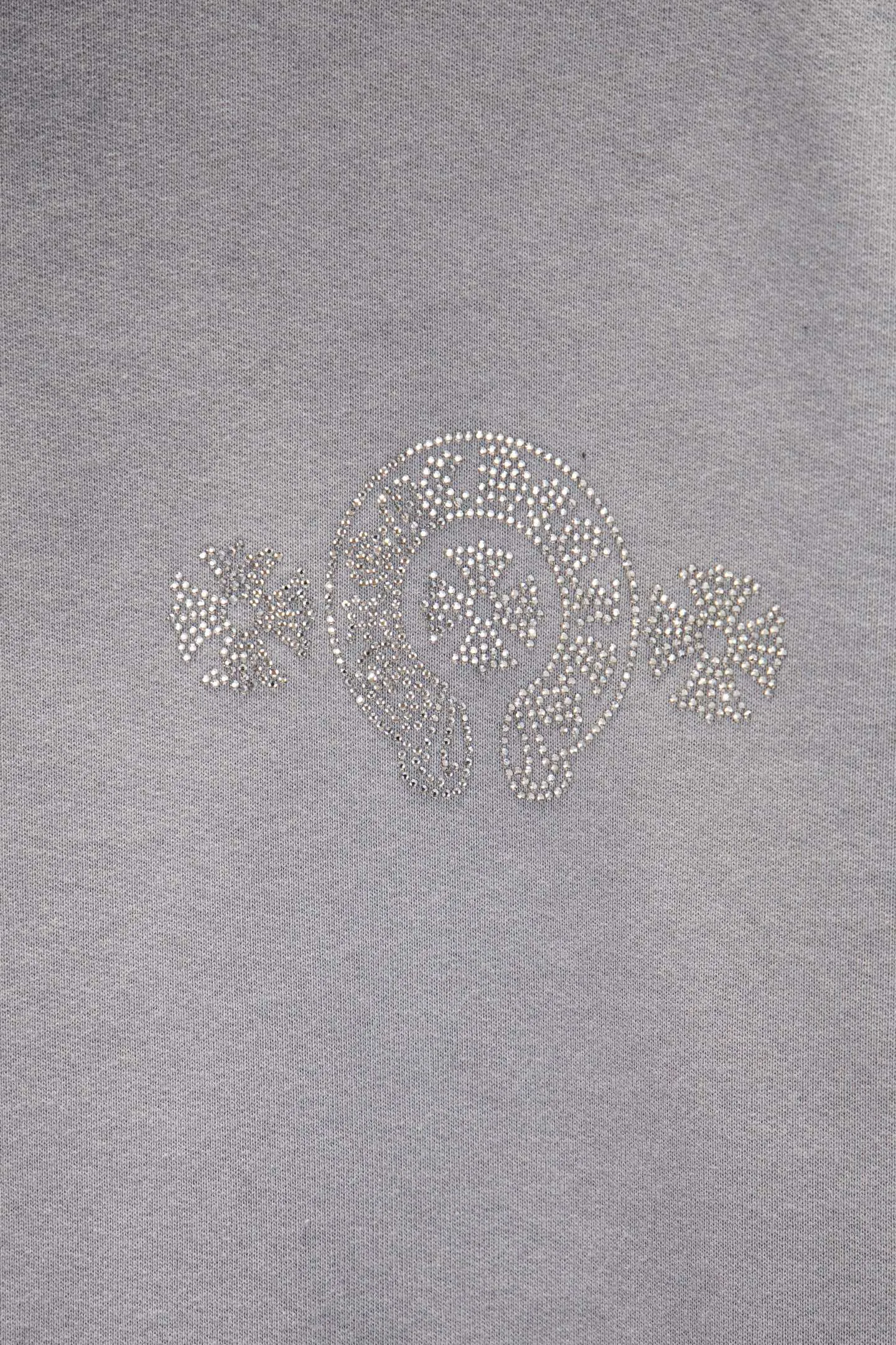 P270 🆕Chrome hearts new hot-drilled and stir-fried color sweatshirt. The os version is really charming. The Chrome family is also really unique. Every new season's new version is to the extreme. It is very practical and can be worn casually. Nice✔️ - ⚠️100% cotton. Made of custom-dyed terry cotton sweatshirt surface, 420g double-ply double yarn, comfortable to the touch. Made from imported knitting needle carded cotton, the thickness is moderate, drapey and contoured, making the upper body comfortable! ! It is very tolerant to fat body types and can instantly lose five pounds after wearing it!  Specially ordered many Austrian hot diamonds, which have the bling bling effect of natural crystals under the light, and multi-faceted reflective points, the production cost is extremely high. The laser molding includes a computer engraving machine and a laser machine, which are accurate in particle units. Finally, it is hot and set at high temperature. After hot stamping, the firmness needs to be tested repeatedly on the hot stamping. It can appear colorful and reflective under the light. The body is treated with anti-bottom fried color elements, which greatly increases the interest of the clothing; unique visual effects.  Hem Loose closing Double-layer fabric Good closing effect Exquisite seaming Color: Washed black Reverse stir-fried gray Size: S-M-L-XL